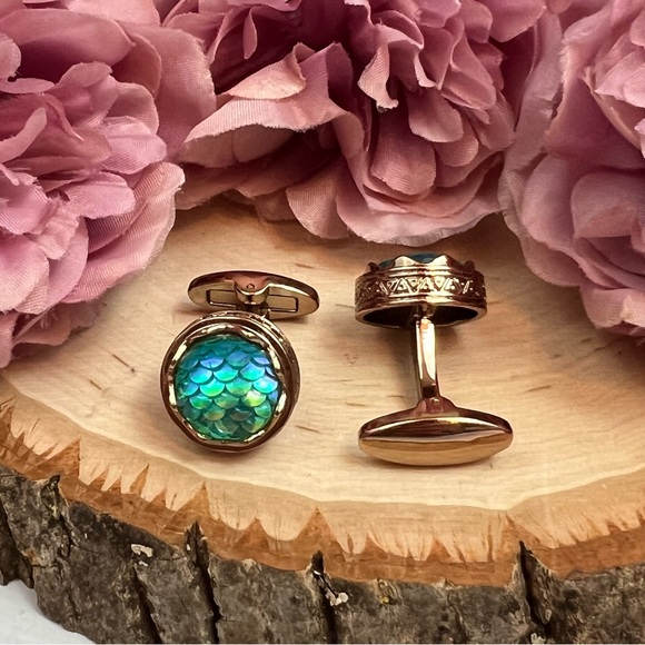 Antiqued Gold and Teal Blue Mother of Pearl Cufflinks - Picture 10 of 17